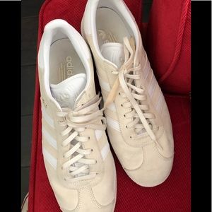 Adidas women’s Gazelle taupe, suede, tennis shoes